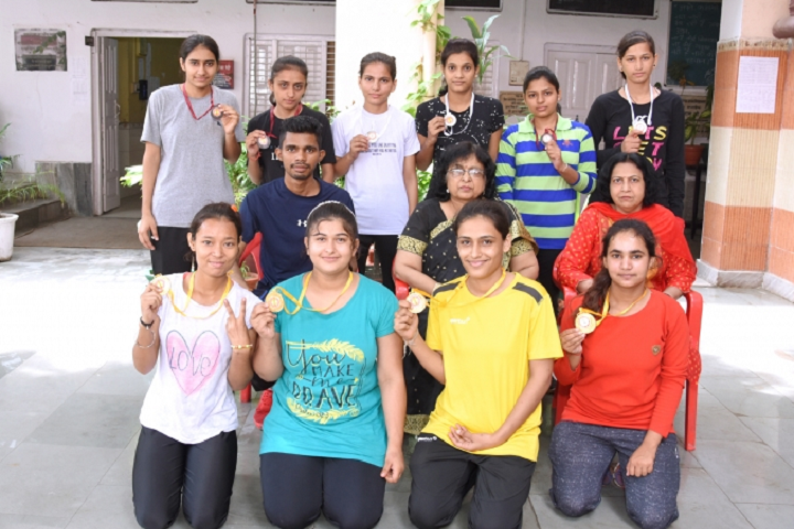 https://cache.careers360.mobi/media/colleges/social-media/media-gallery/27727/2020/3/11/Students of Maharaja Agrasen PG College for Women Jhajjar_Others.png